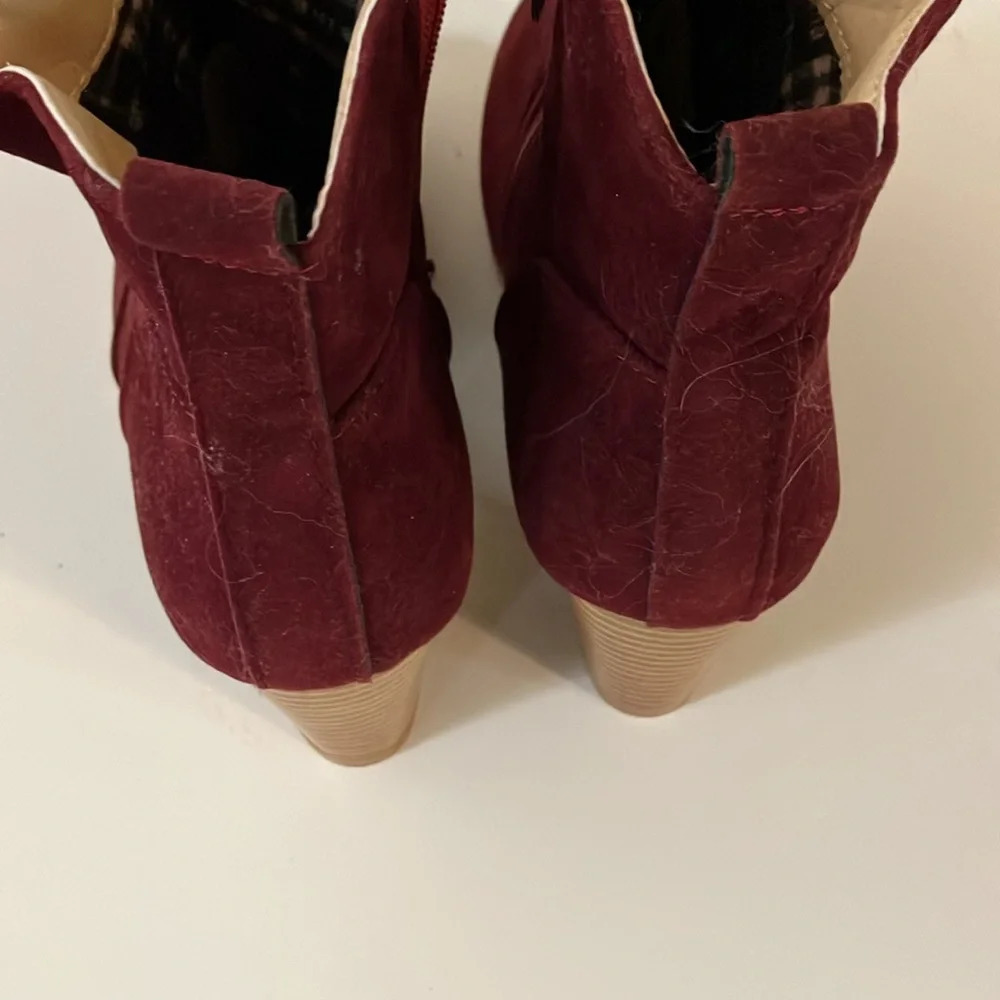 VERO CUOIO Italian Made Burgandy Suede Ankle Boots. Size 41 Excellent preowned - Picture 12 of 13